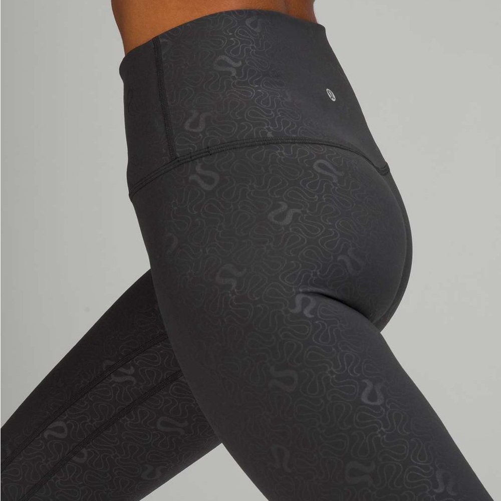 EUC NWOT Lululemon Logo Align 28in